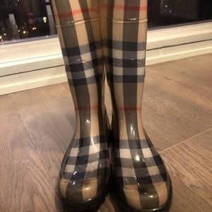 Burberry rain boots, size 7